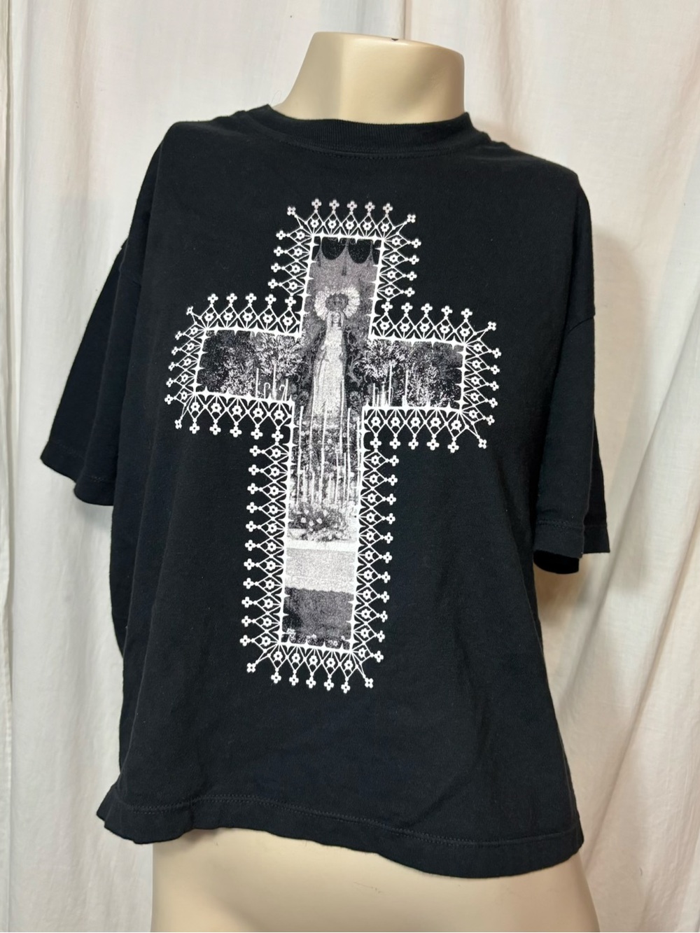 While Odin Sleeps cross medium mid-length black t-shirt